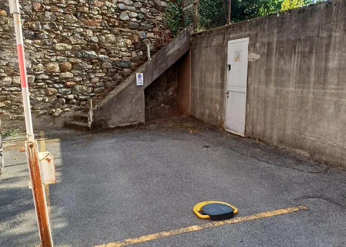 Lucini Ai Portici,parcheggio Privato,due Minuti Dal Bernina Express *