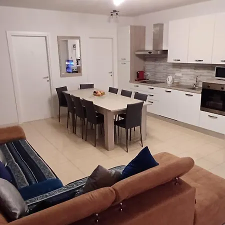 Lucini Ai Portici Apartman Tirano